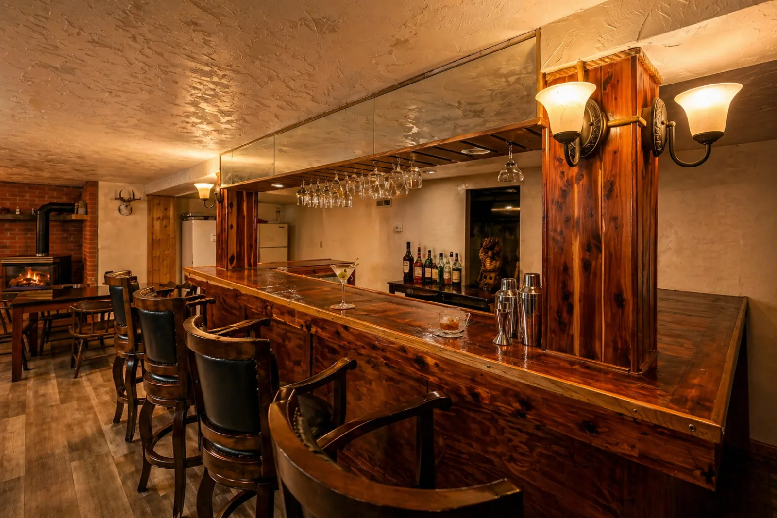 Harbour Hideout — The Bar
